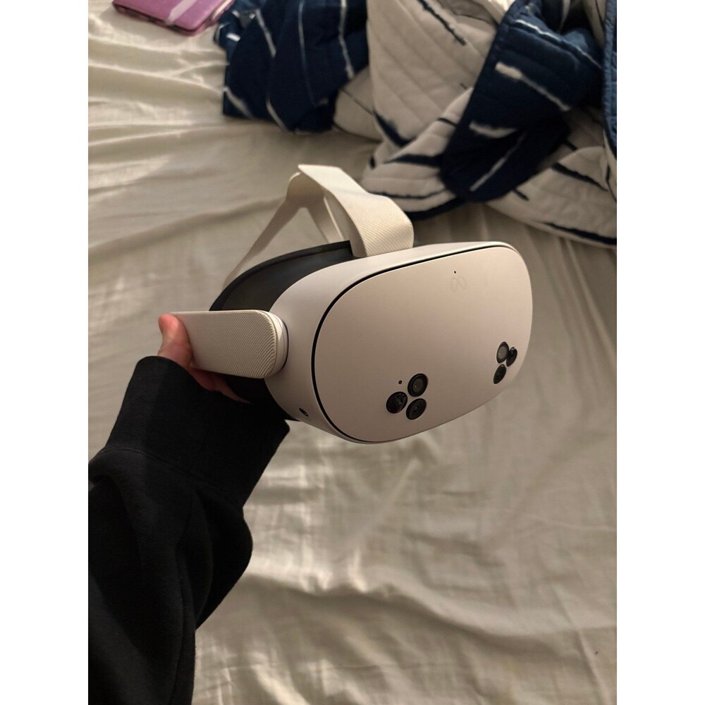 VR Meta Quest 3s